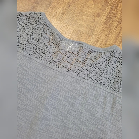 FREE W BUNDLE Bleu Gray crochet detail t-shirt - Picture 10 of 10